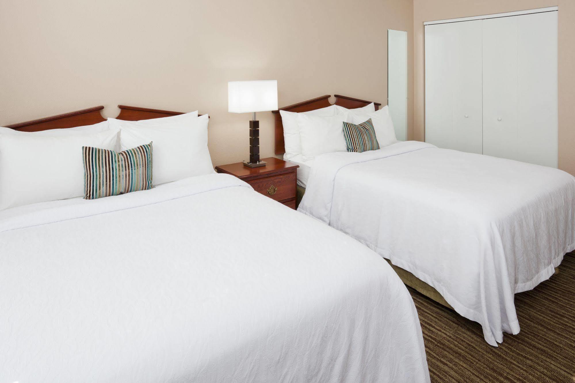 Grandstay Residential Suites Hotel - О-Клэр Экстерьер фото