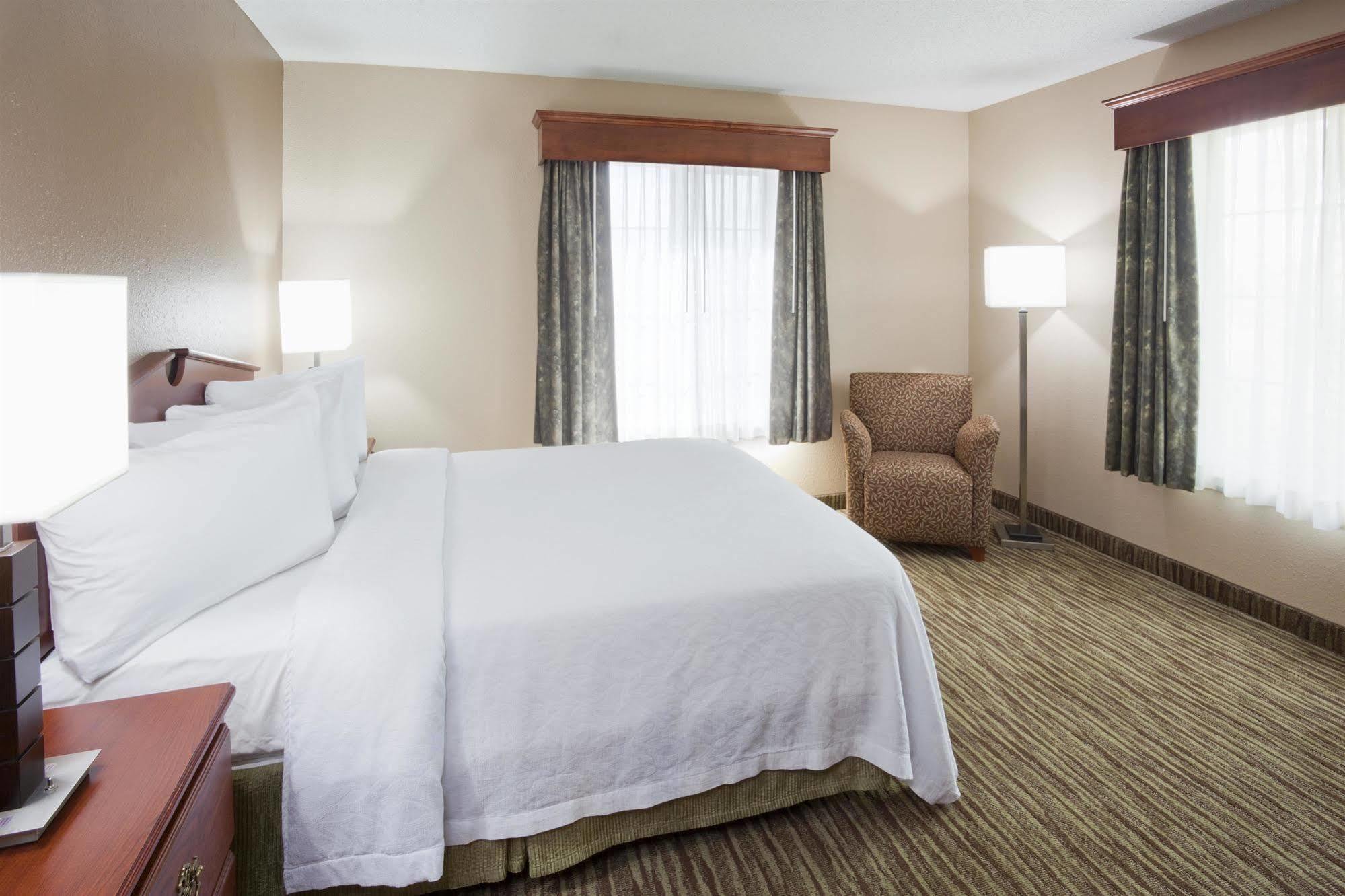 Grandstay Residential Suites Hotel - О-Клэр Экстерьер фото